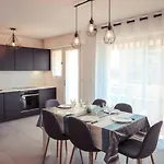 Chic Appart\'Hôtel du Port Fréjus